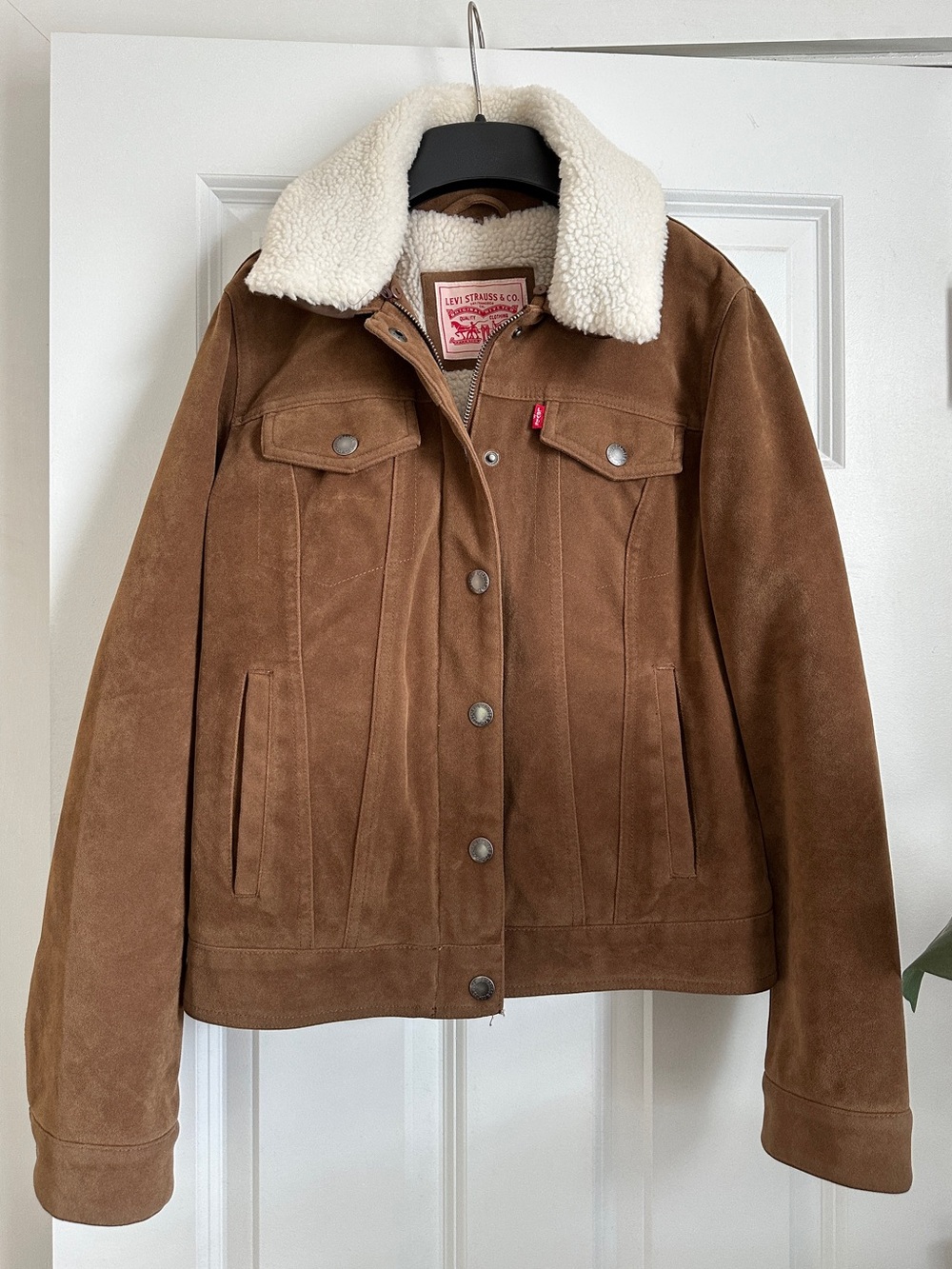 NWOT Levi's Women's Brown Sherpa Collar Suede Trucker Jacket